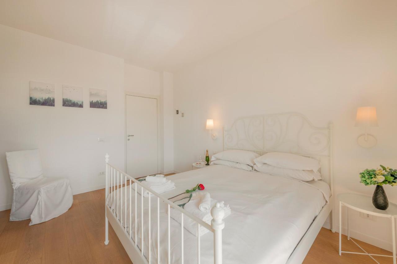 Ferrucci, 10 - Elegante Oasi Urbana A Milano Apartment ภายนอก รูปภาพ
