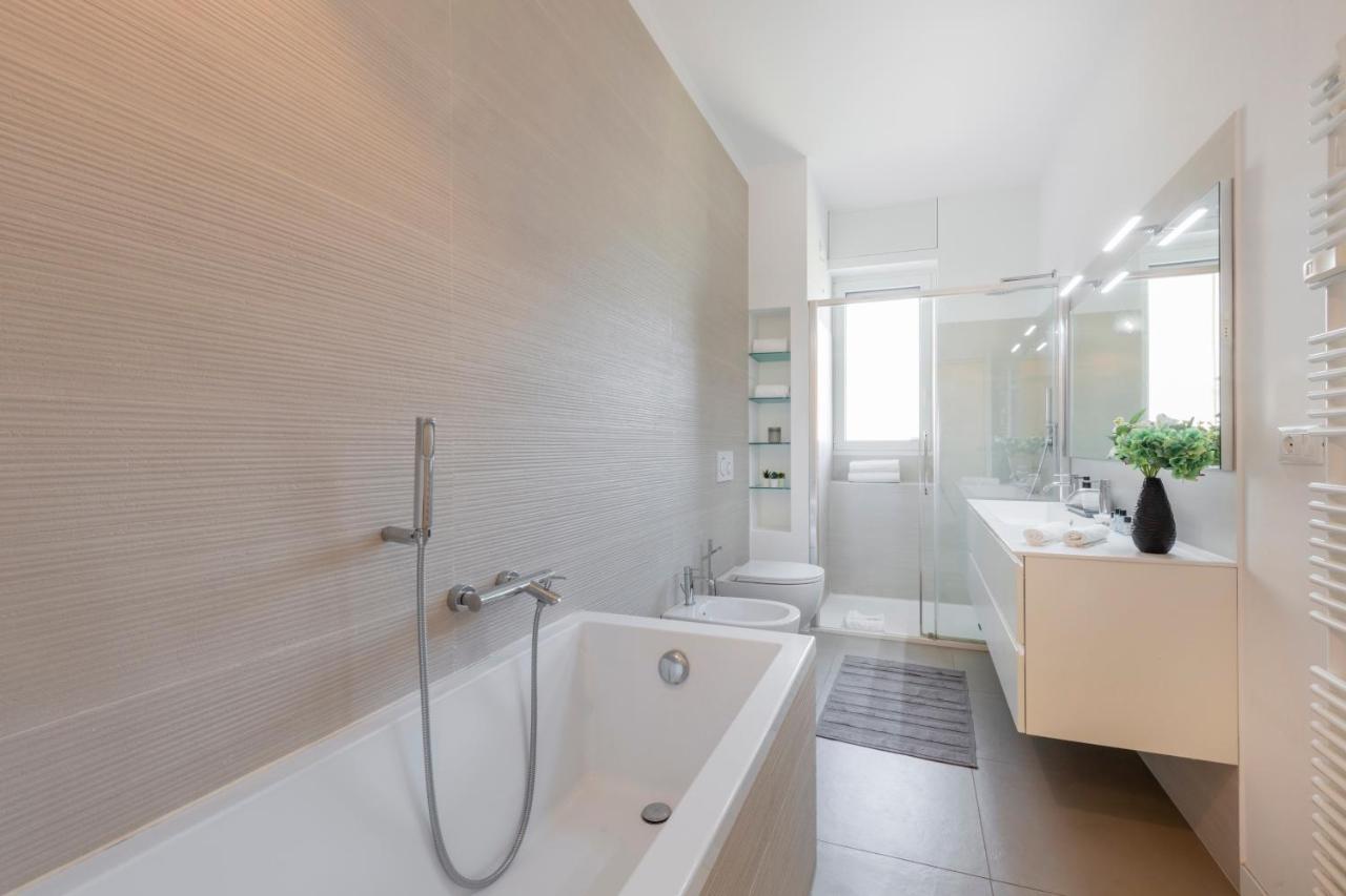 Ferrucci, 10 - Elegante Oasi Urbana A Milano Apartment ภายนอก รูปภาพ