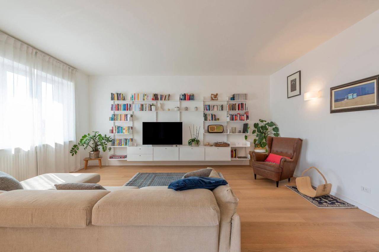 Ferrucci, 10 - Elegante Oasi Urbana A Milano Apartment ภายนอก รูปภาพ