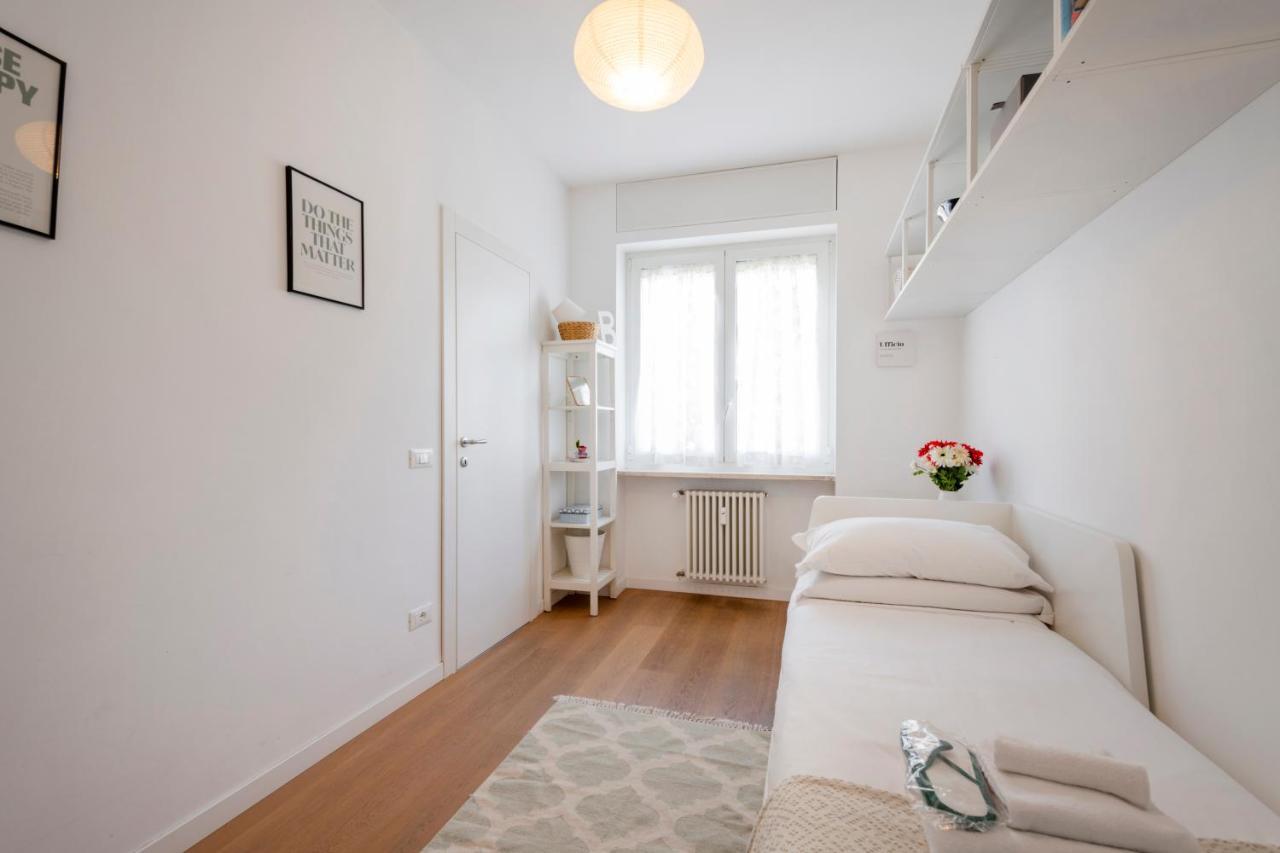 Ferrucci, 10 - Elegante Oasi Urbana A Milano Apartment ภายนอก รูปภาพ